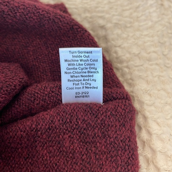 Evereve Roan & Ryan Burgundy Sweater - Picture 7 of 7